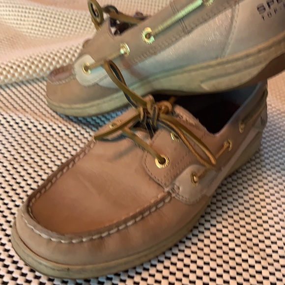 Shoes - Picture 5 of 7